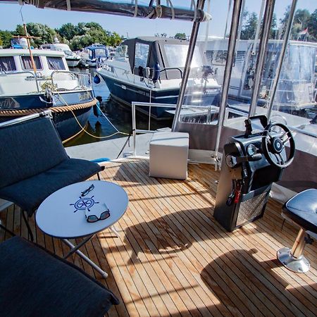 Hausboot Hotell Hennigsdorf Exteriör bild
