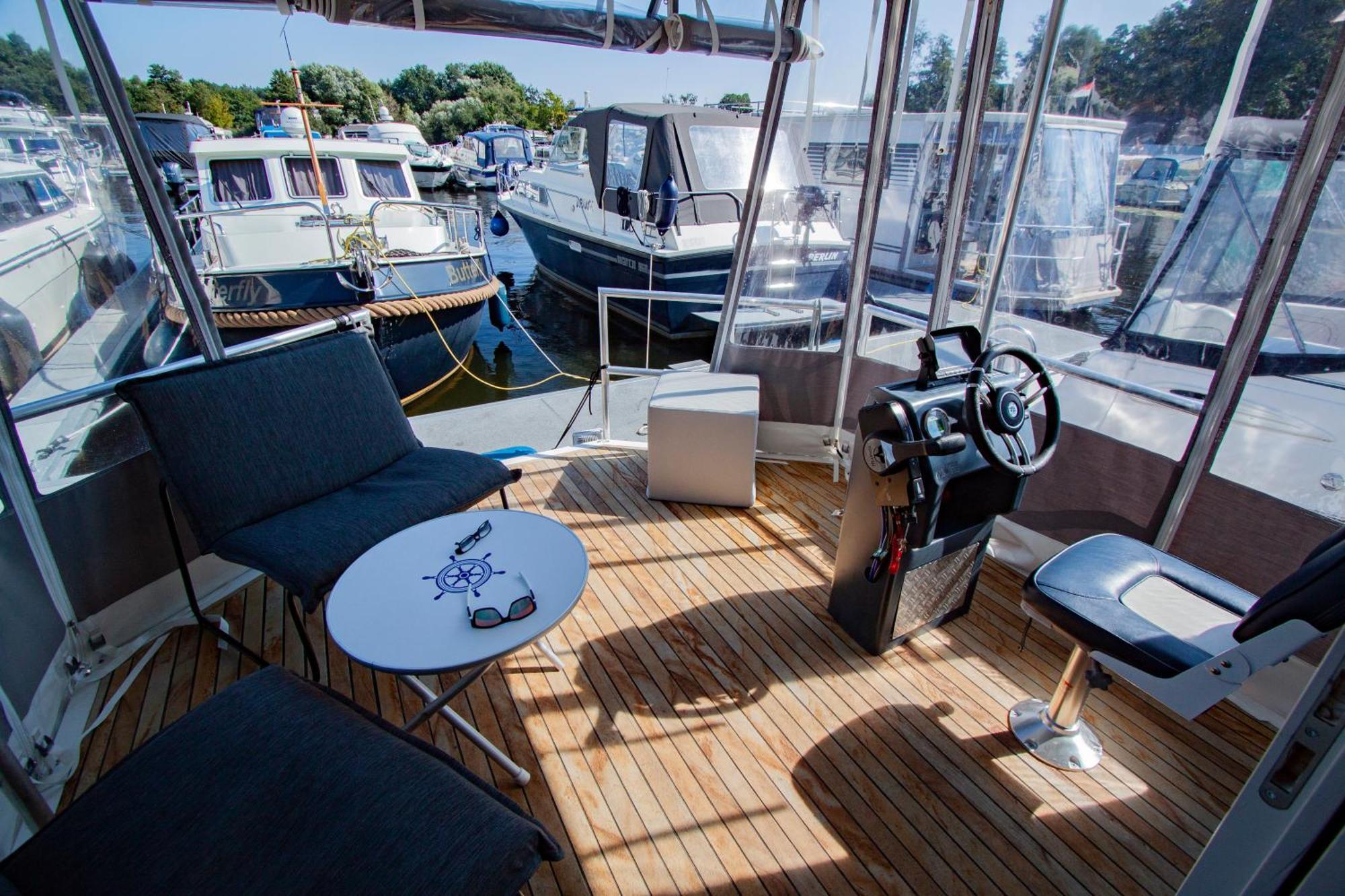 Hausboot Hotell Hennigsdorf Exteriör bild
